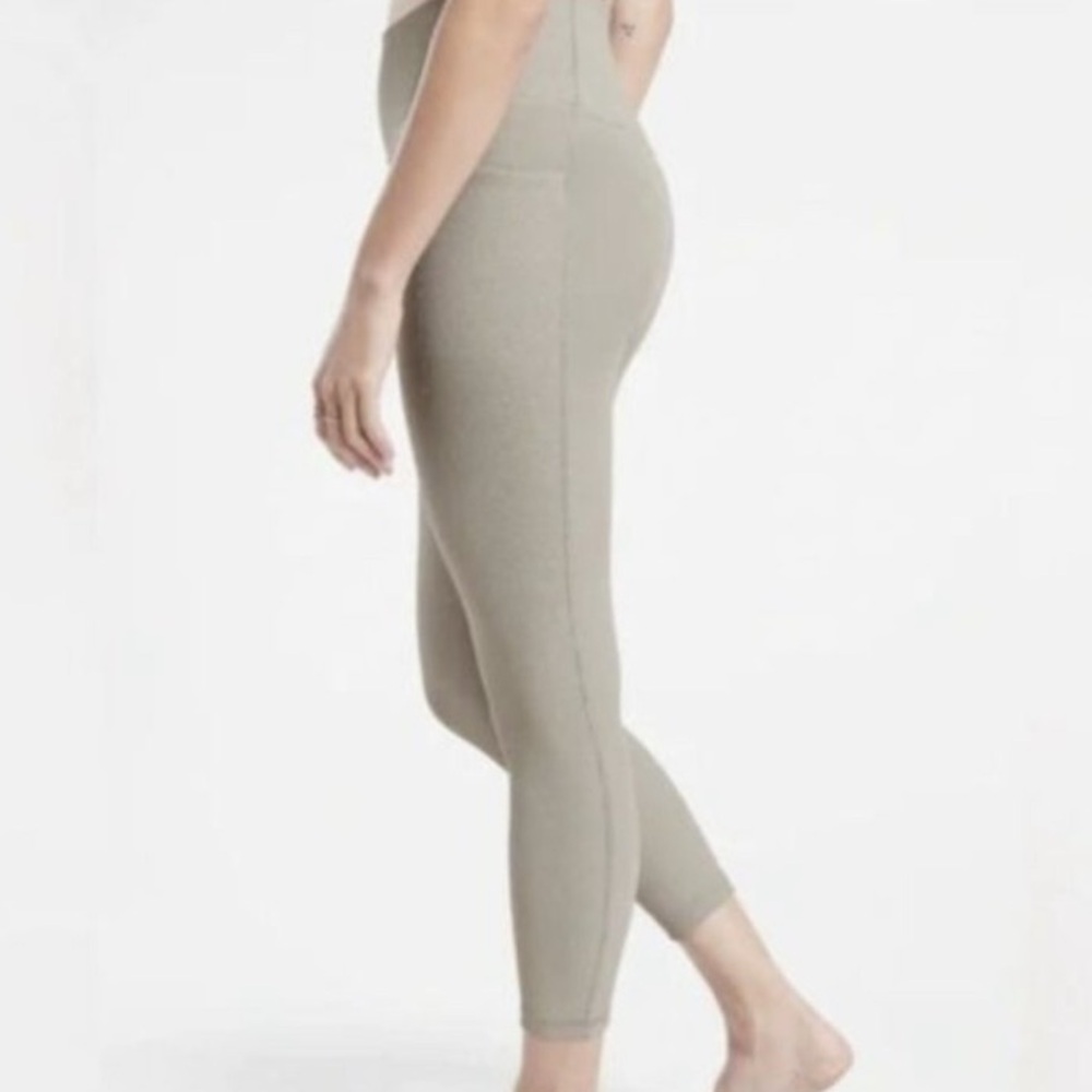 Athleta Salutation Stash Pocket II Rib 7/8 Tight Leggings Bluff Grey Sz Medium